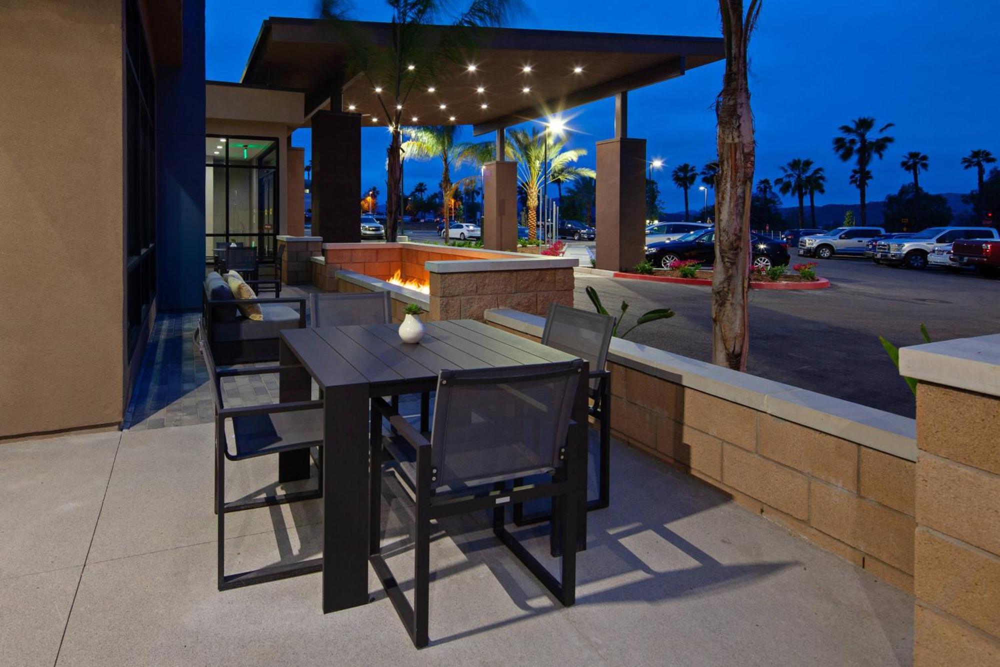Springhill Suites By Marriott Escondido Downtown Exterior photo